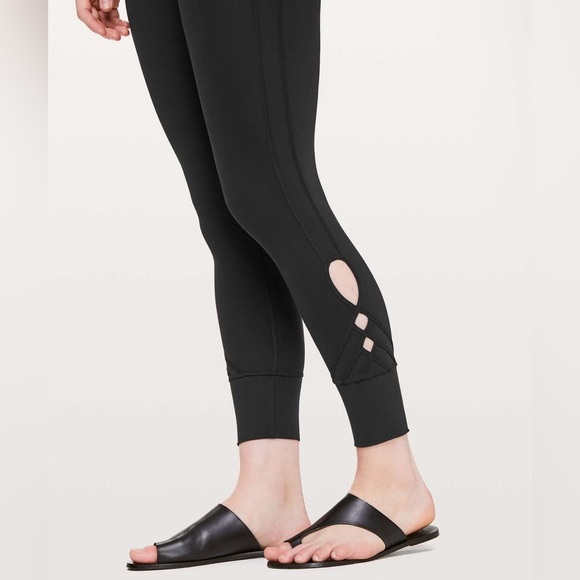 Lululemon Melodic Movement 7/8 Tight 25" inseam Black Size 2 - Picture 3 of 7